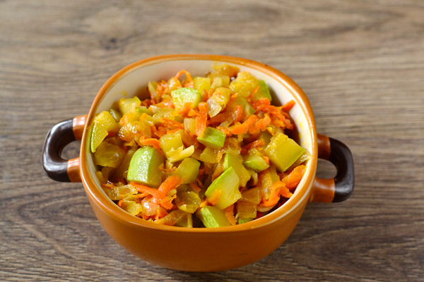 Estetyka pieczonych kabaczków z warzywami: Ogród na talerzu